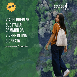 Escursionista con zaino Pilgrim's cammina lungo un sentiero panoramico del Sud Italia con vista sul mare