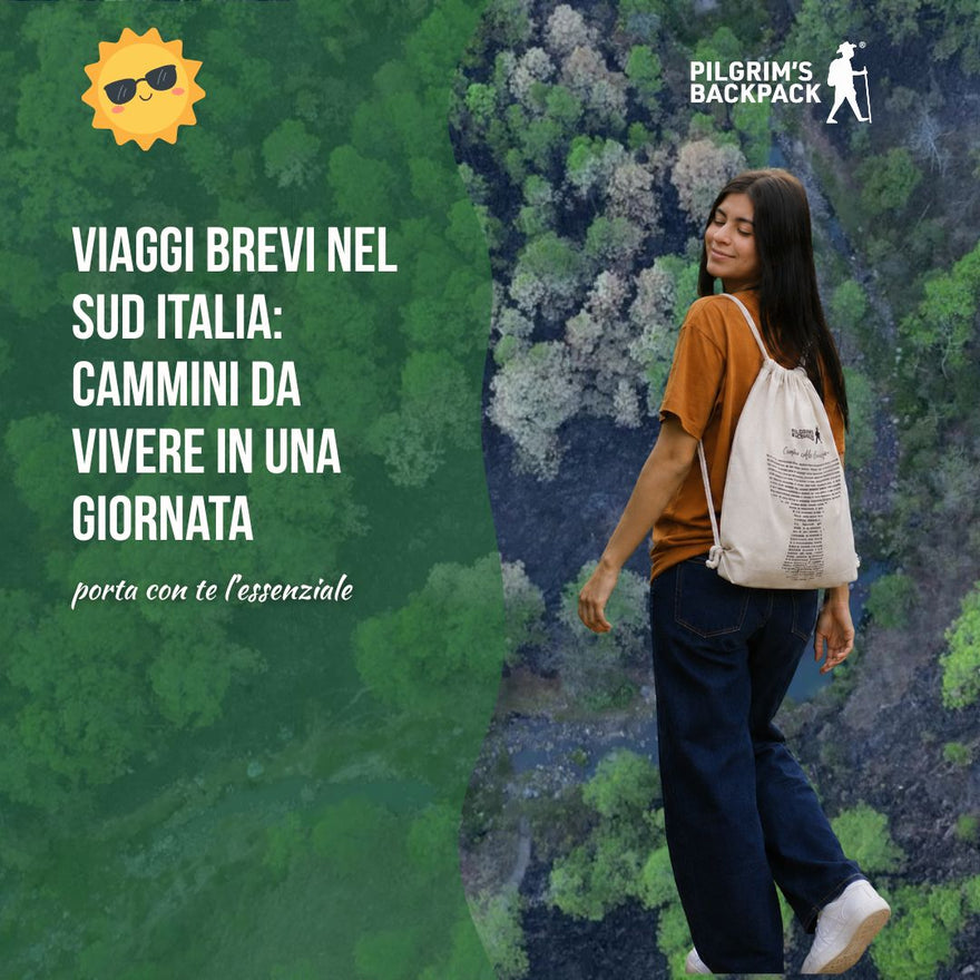 Escursionista con zaino Pilgrim's cammina lungo un sentiero panoramico del Sud Italia con vista sul mare